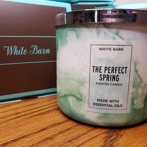Bath & Body Works / WB The Perfect Spring 3-Wick Candle